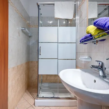 Wonderful With Heated Pool, Sauna, Jacuzzi And Sea View Apartment Drenje (Istria)